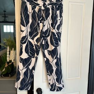 Liz Claiborne crop pants sz 12 navy/white